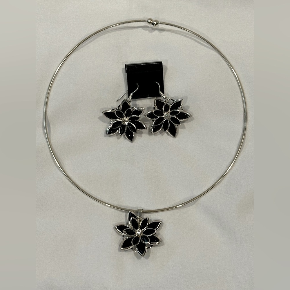 Silvertone & black crystal flower wire choker necklace & earrings set